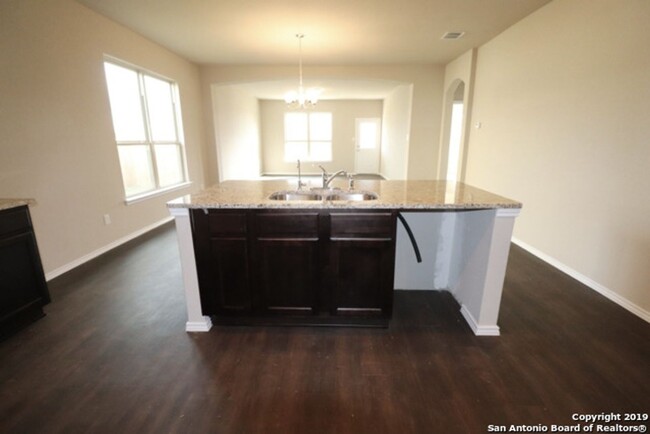 Foto del edificio - Bella Vista home in Meadow Park! Asbury pl...
