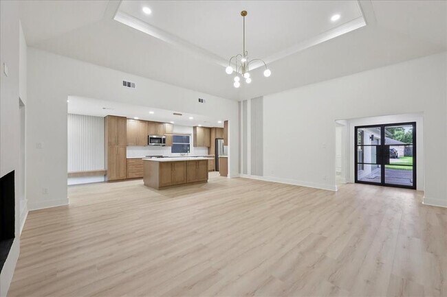 Foto del edificio - 7060 Burlington Dr