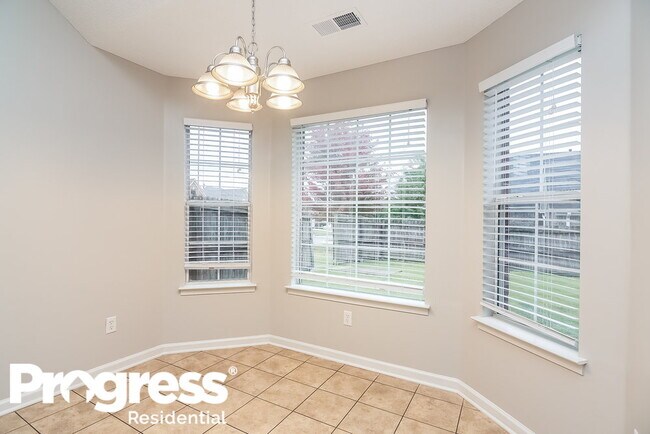 Foto del edificio - 7076 Maple Grove Rd