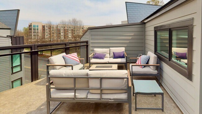Foto del edificio - Modern Townhome with Roof Terrace in Dilworth Neighborhood Charlotte NC