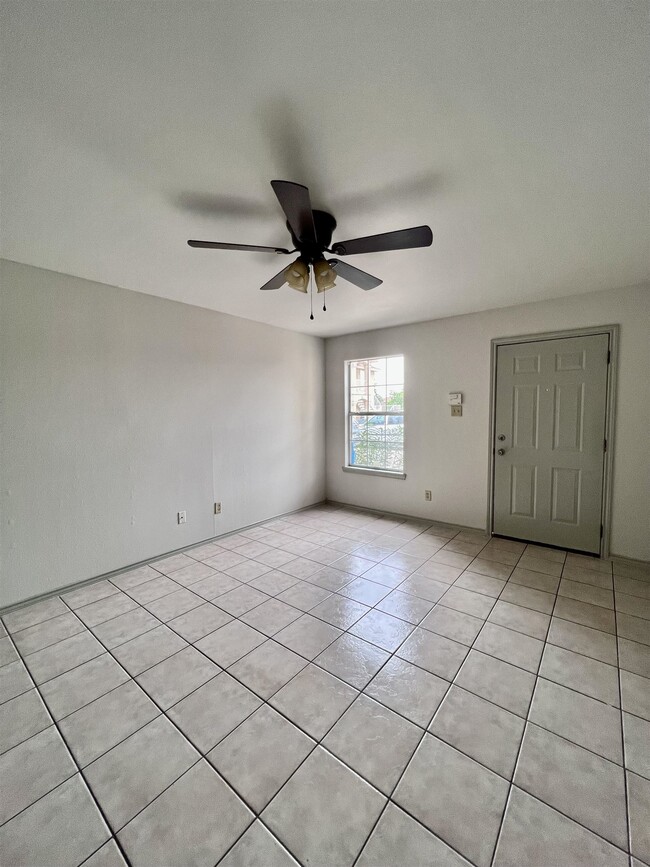 Building Photo - 507 Shiloh Dr