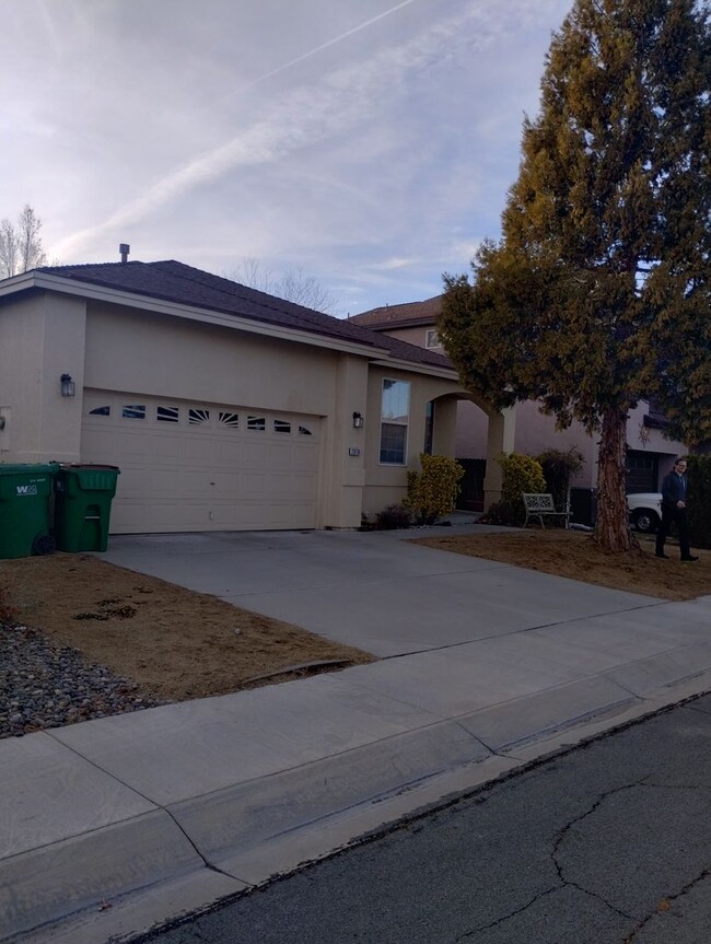 Building Photo - Great Northridge Family Home