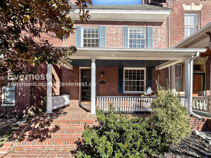 Foto principal - 2708 W Grace St