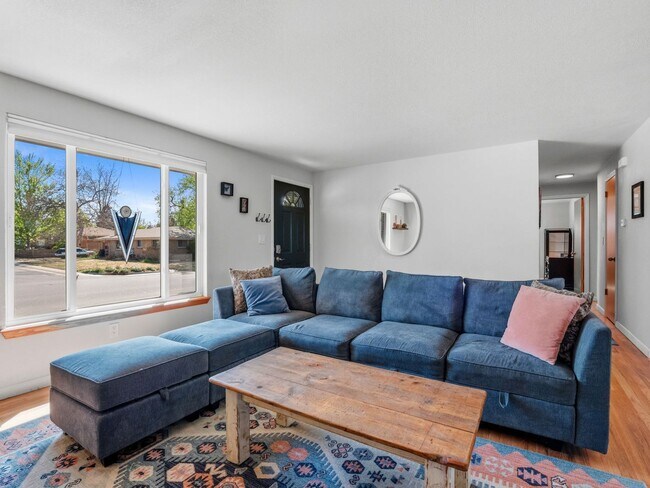 Building Photo - Spacious 5-Bedroom Ranch Backing to the High Line Canal in Littleton