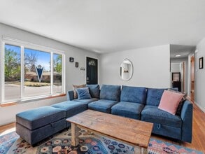 Building Photo - 173 E Panama Dr