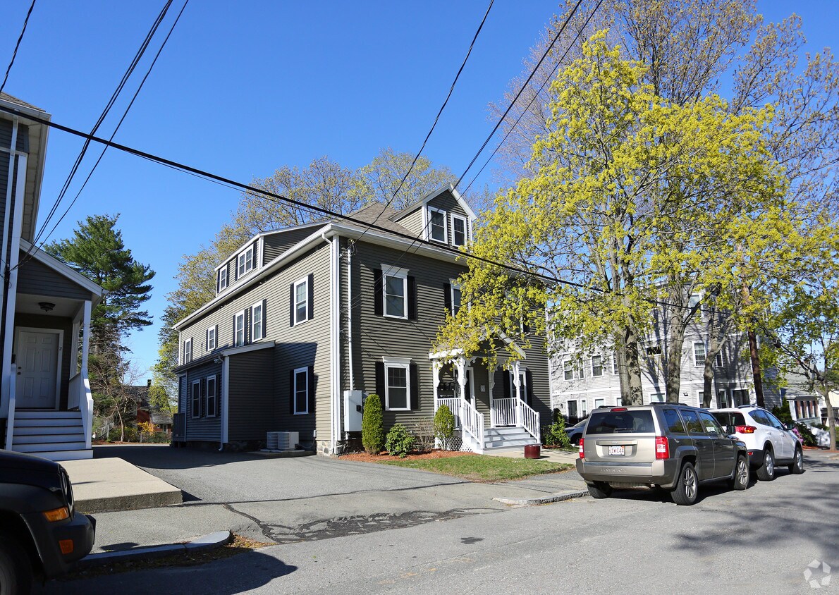 23 Robbins St, Waltham, MA 02453 23 Robbins St Waltham, MA