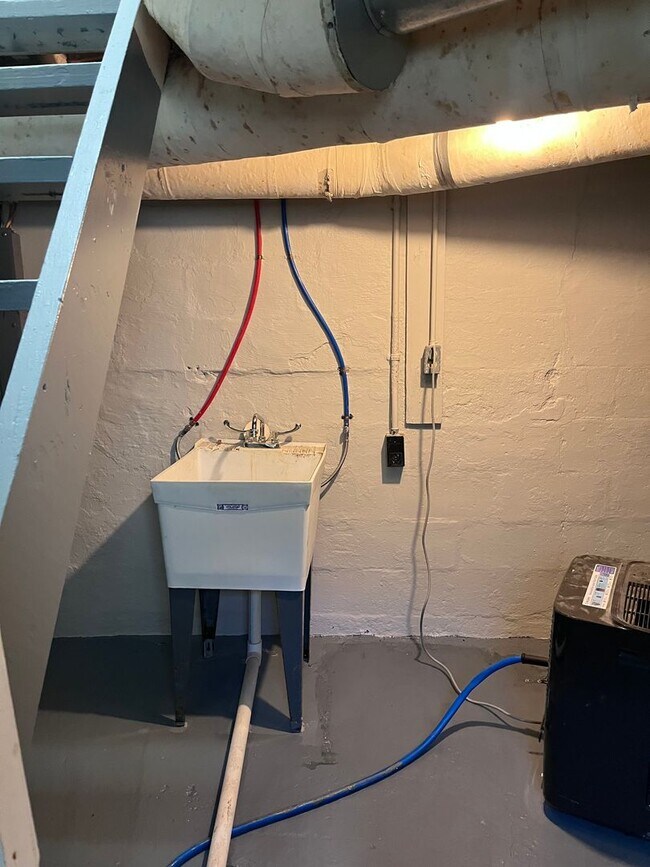 Foto del edificio - 1615 CANADIAN AVE