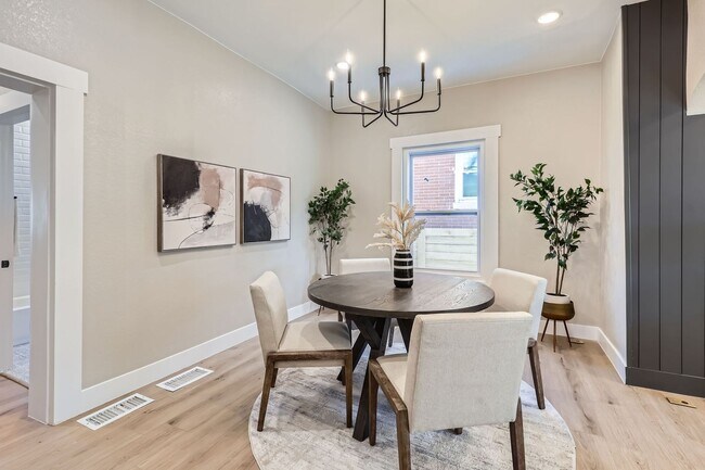 Building Photo - Newly Remodeled Home!
