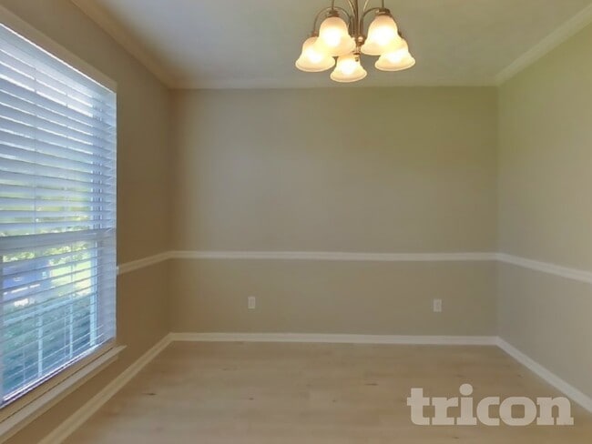 Foto del edificio - 1951 Hidden Valley Dr SW