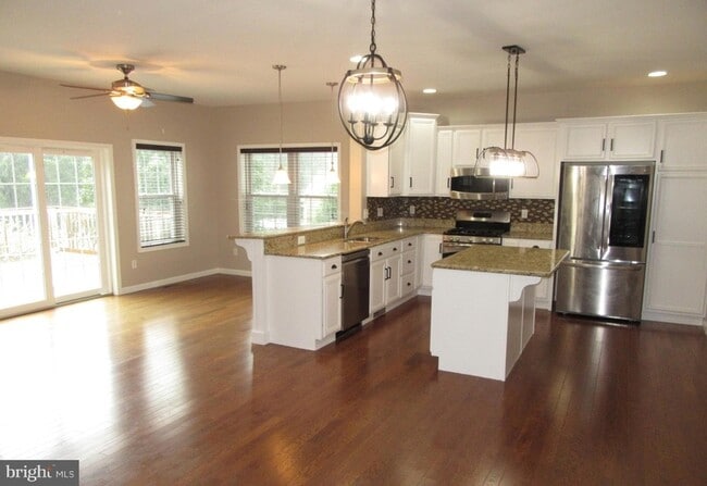 Building Photo - 141 Mill House Dr