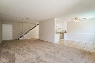 Building Photo - 220 E Live Oak St