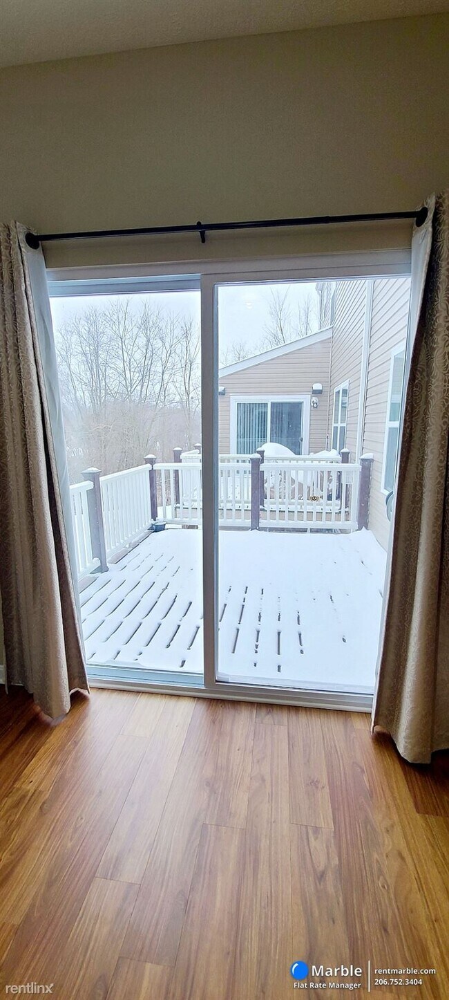 Foto del edificio - 3 br, 2.5 bath Townhome - 214 Lockheed Dr 214