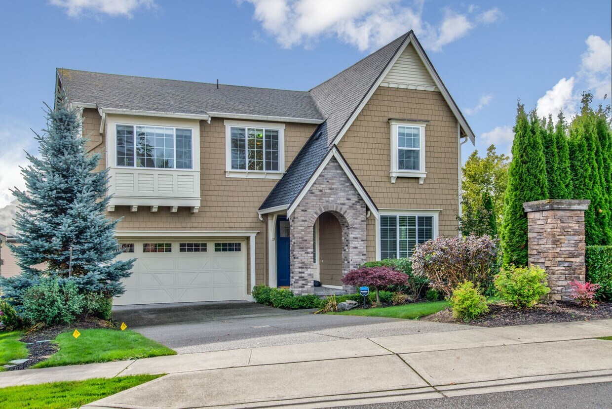 Primary Photo - Beautiful 5-Bedroom Home with Mt. Rainier ...