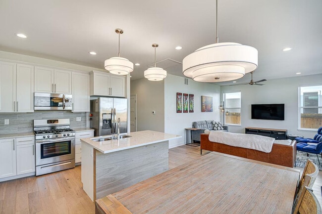 Foto del edificio - 133 River Ridge Ln