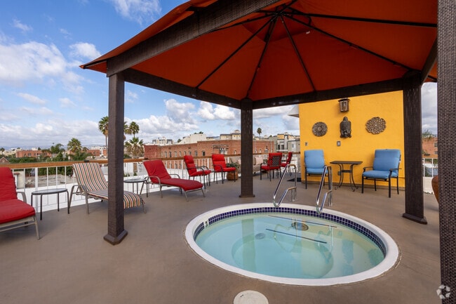 Terrace - 659 S Cloverdale Ave