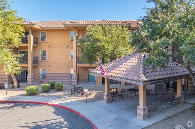 Entrada a la comunidad - Senior Living- Lifestyles of Glendale