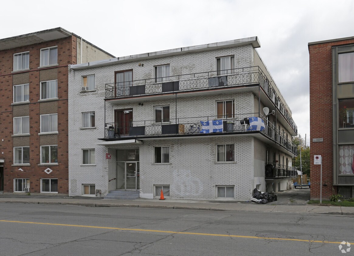 Primary Photo - 4730 Ontario E E