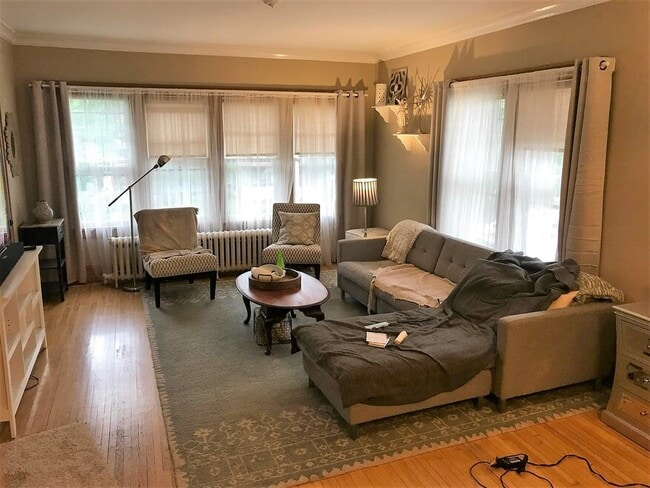 Building Photo - 3734 Grand Ave S