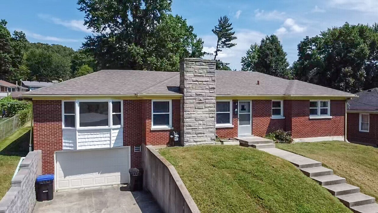 Primary Photo - ? Stunning 3 Bedroom, 2 Bathroom Home! ?