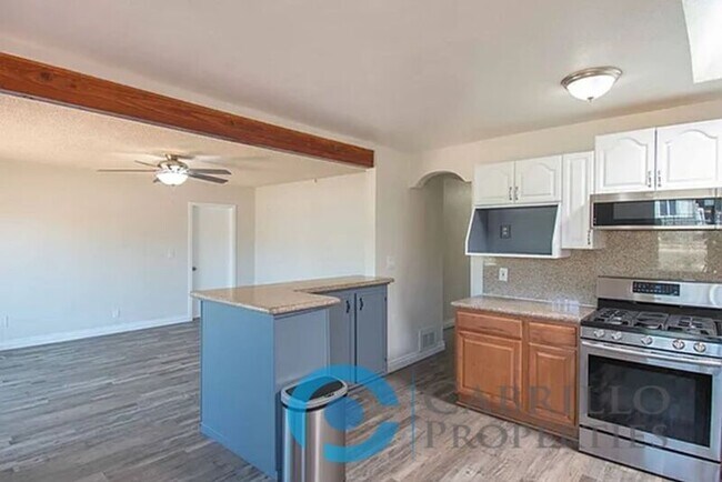 Foto del edificio - 6311 Inman St