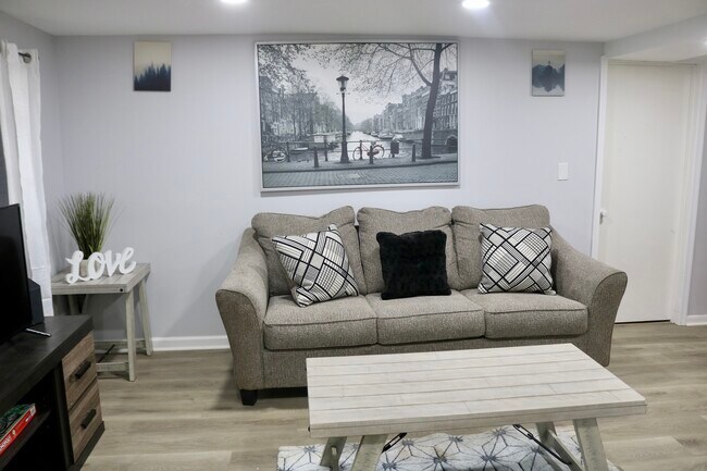 Foto del edificio - 1035 Moreview Dr
