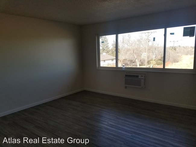 Building Photo - 1614 Rainier Dr