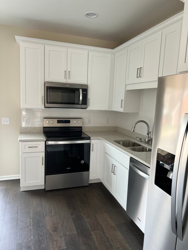 Building Photo - 976 Horizon Ct