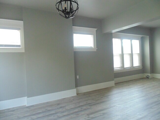 Sala de estar/comedor - 2831 W Juneau Ave