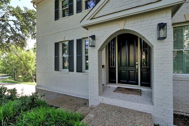 Foto del edificio - 3307 Riva Ridge Rd