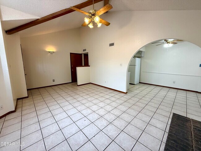 Building Photo - 764 Colchester Dr