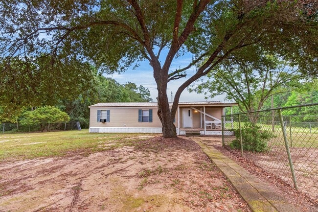 Building Photo - 162 Gill Rd