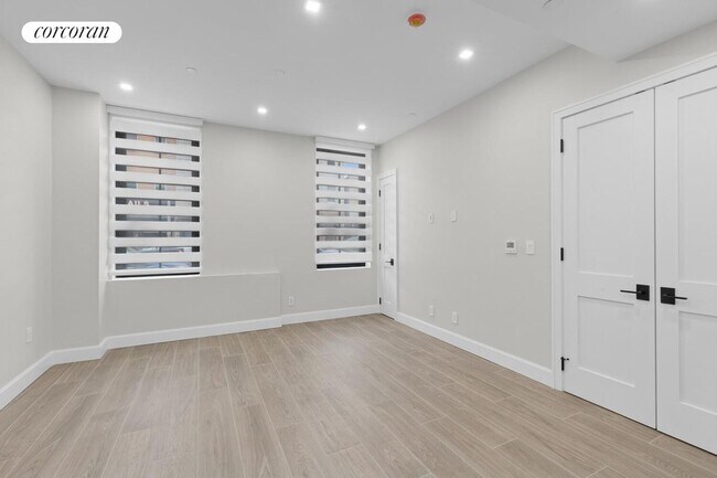 Foto del edificio - 760 Metropolitan Ave