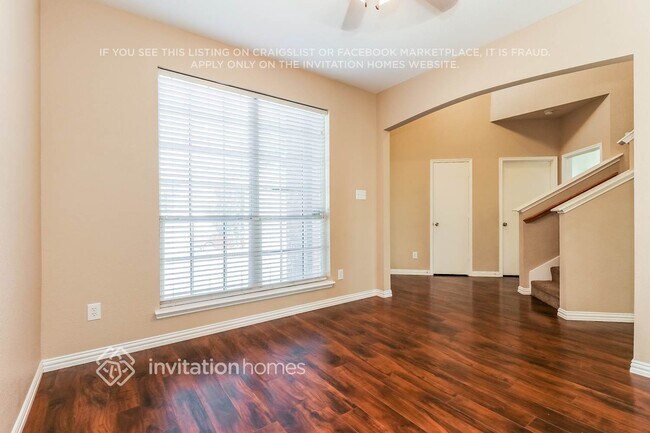 Foto del edificio - 10804 Middleglen Rd
