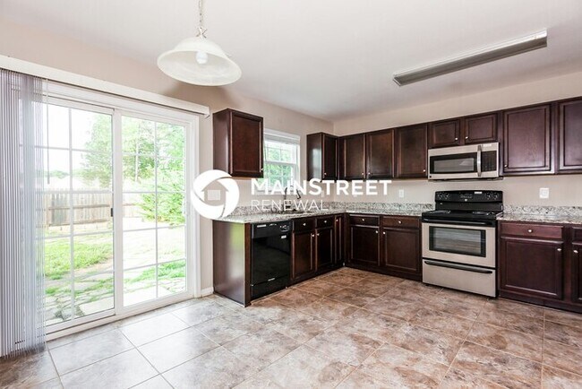Foto del edificio - 4 Bedroom Pet-Friendly Home in Monroe, NC with Main Street Renewal