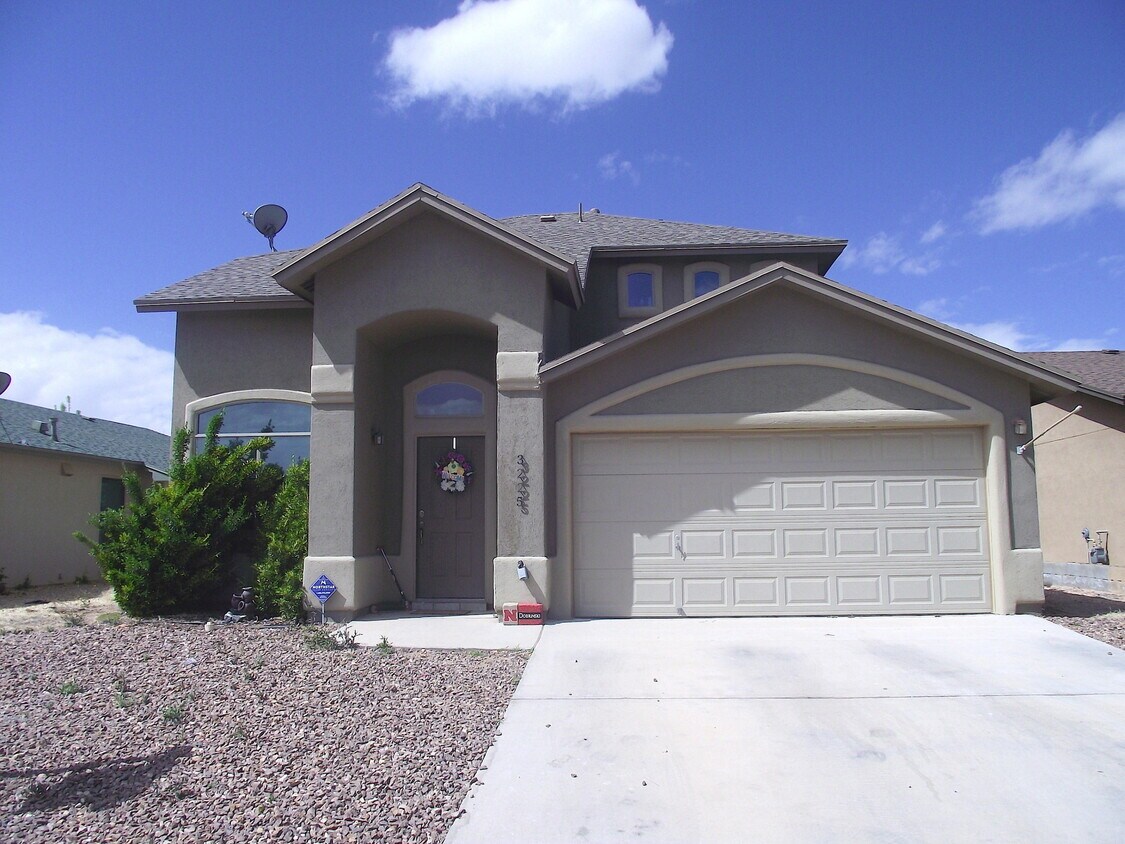 3225 Bell Point Dr, El Paso, TX 79938 House Rental in El Paso, TX