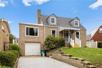 Building Photo - 126 8th Ave