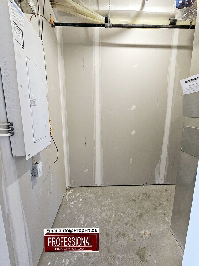 Photo du bâtiment - 15706 97 Av NW