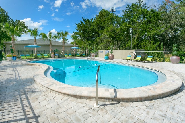 Hamlet Cove - Hamlet Cove Apartments