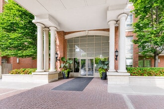 Building Photo - 21 Burkebrook Pl