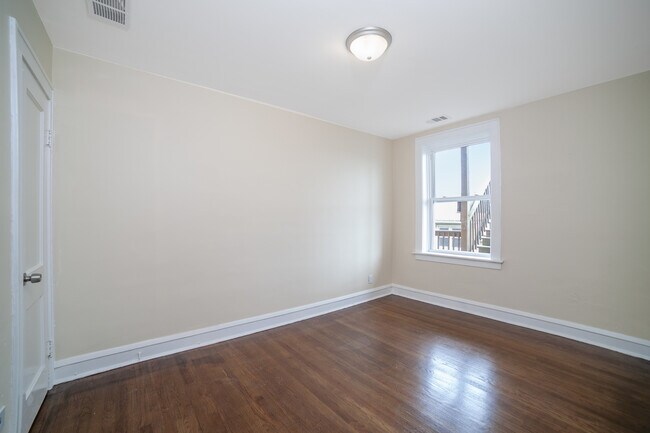 Foto del edificio - 3092 S Lyman St