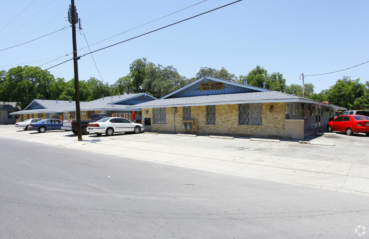 Building Photo - Rockwood Apartments