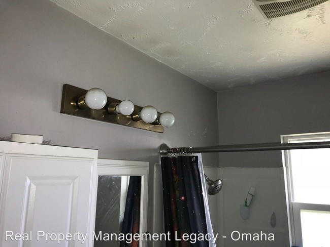 Building Photo - 2 br, 1 bath House - 7524 Lillian Avenue