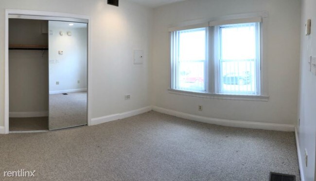 Building Photo - 5854 N 5th St