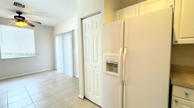 Foto del edificio - 17351 NW 7th Ave