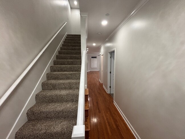 Building Photo - 161 Avalon Dr