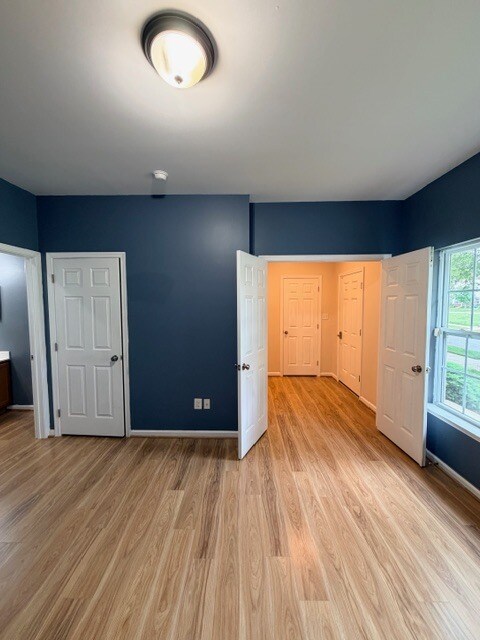 Building Photo - 319 S Parkway Dr