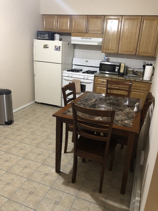 Primary Photo - 423 Stobe Ave