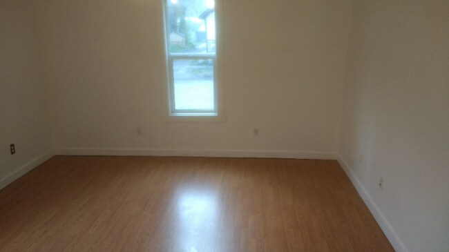 Foto del edificio - 445 Chamberlain Ave