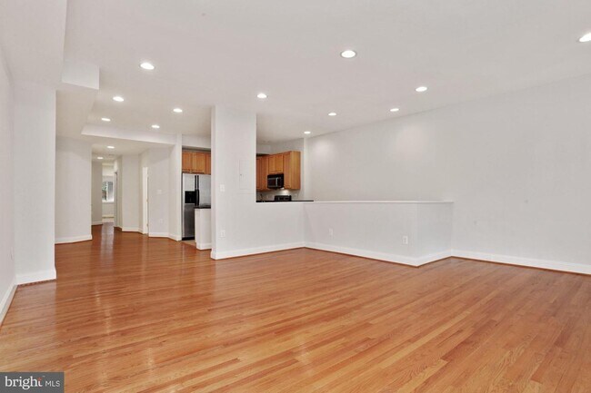 Building Photo - 406 M St NW