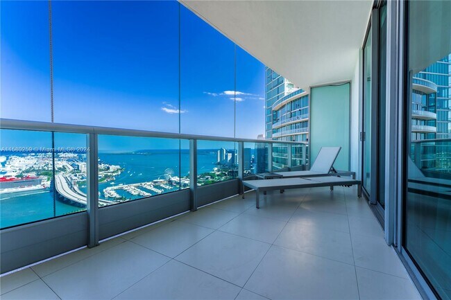 Foto del edificio - 900 Biscayne Blvd